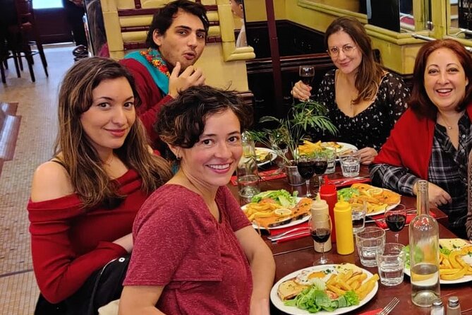 Paris Le Marais Food Tour – Full French Meal by Do Eat Better - Stop 2 on Rue des Rosiers: A Jewish-Quarter Snack That Feels Like Paris