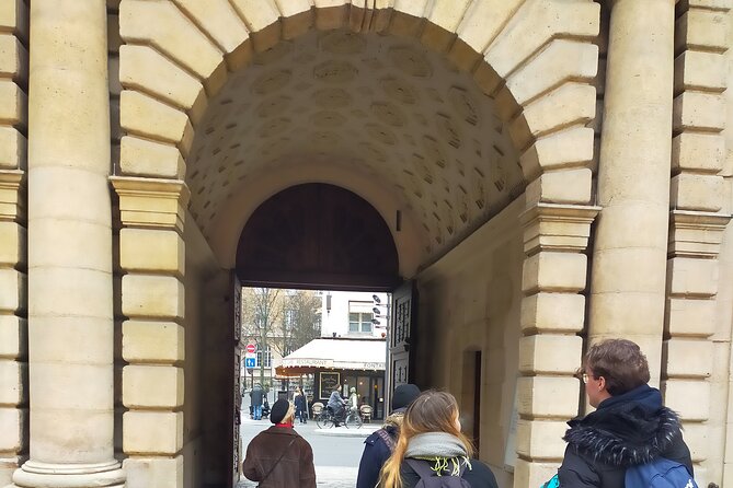 Paris Le Marais Hidden Gems Small Group Tour with Cruise Option - Stop 1: Centre Pompidou and the Inside-Out Idea