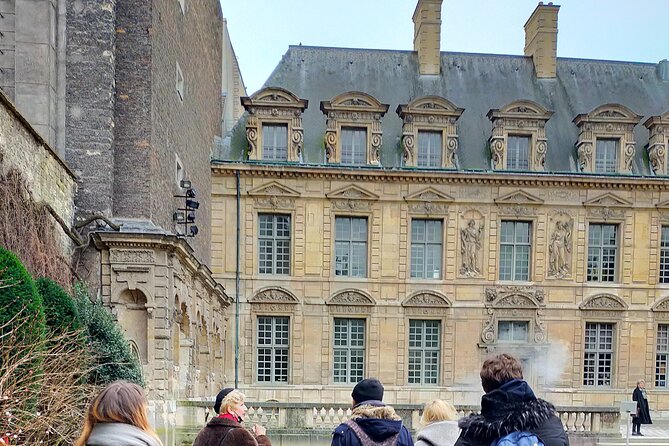Paris Le Marais Hidden Gems Small Group Tour with Cruise Option - Stop 4: La Rue des Rosiers and the Jewish Quarter Reality Check