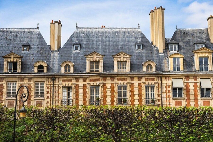 Paris: Le Marais Highlights Guided Small Group Walking Tour - Place des Vosges: the perfect starting point for an old-Paris walk