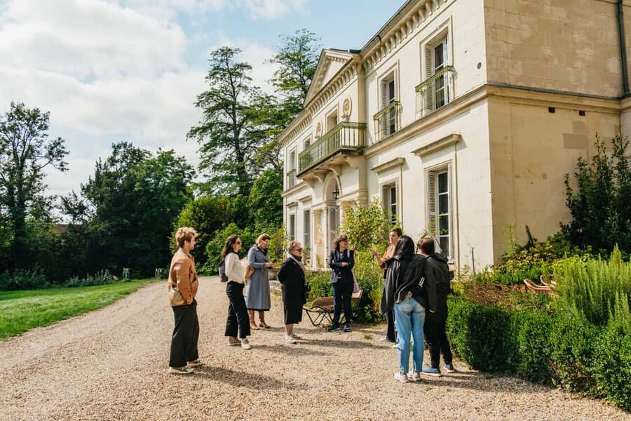 Paris: Loire Valley Chambord Castle, Wine Tasting & Lunch - Château de Chambord: what the self-guided audio time really gives you