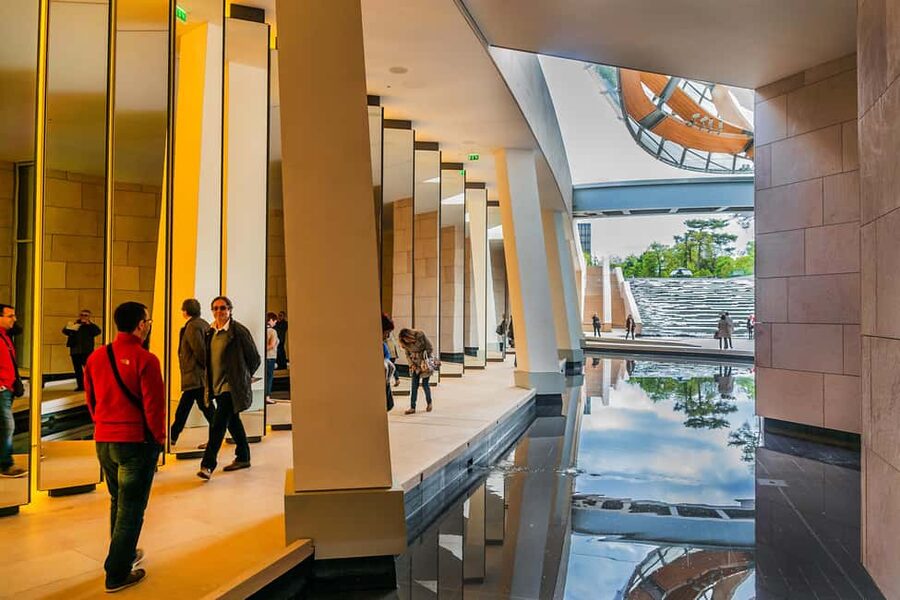 Paris: Louis Vuitton Foundation Exterior Tour with Entry - Key Points Before You Go