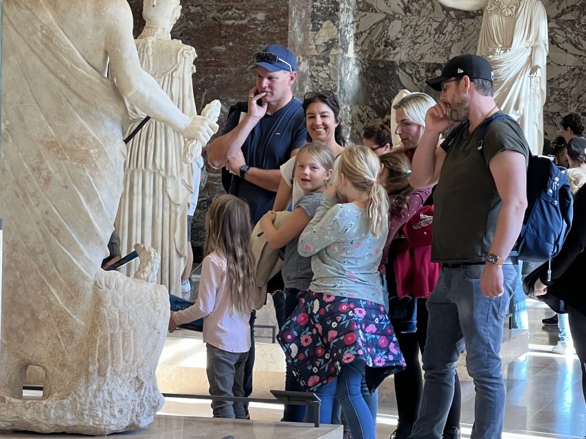 Paris Louvre: 2-Hour Private Tour for Groups or Families - Quick hits on this 2-hour Louvre private tour