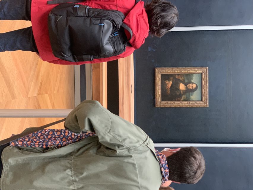 Paris Louvre: 2-Hour Private Tour for Groups or Families - Family-friendly guiding that keeps kids from zoning out