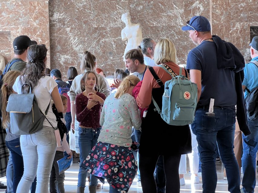 Paris Louvre: 2-Hour Private Tour for Groups or Families - Skip-the-ticket-line entry, but security can still slow you