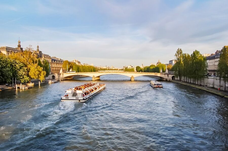 Paris: Louvre Guided Tour with Reserved Access & Boat Cruise - Key points to know before you go