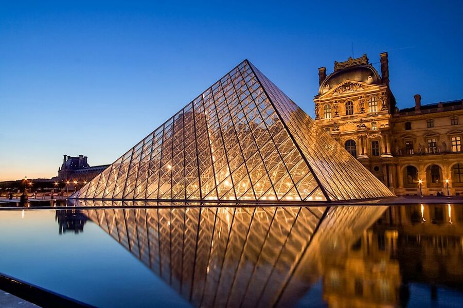 Paris: Louvre Guided Tour with Reserved Access & Boat Cruise - Small-group upgrade to max 6: better pace inside busy halls
