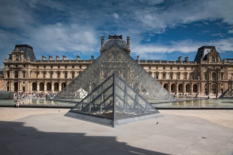 Paris: Louvre Masterpieces Private Tour with Reserved Entry - Beyond the Headliners, Lesser-Known Treasures and Real Context