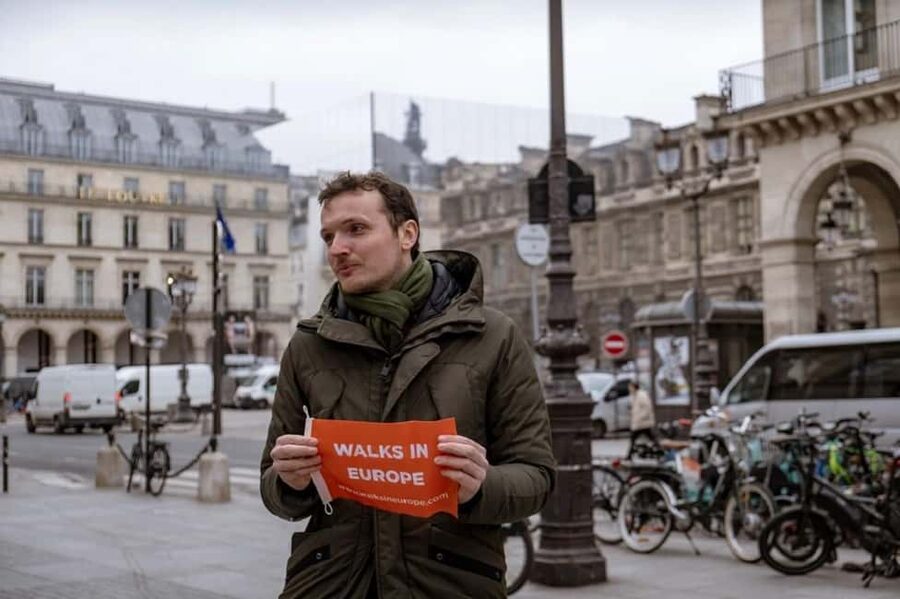 Paris: Louvre Masterpieces Tour with Pre-Reserved Tickets - How to handle the start, pass by the Pyramid, and not stress out