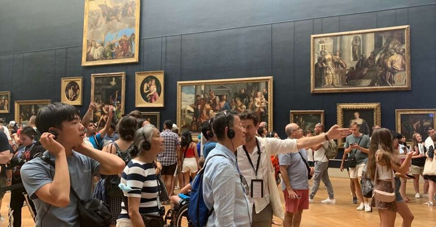 Paris: Louvre Masterpieces Tour with Pre-Reserved Tickets - Entering the Louvre quickly, without losing time to crowds