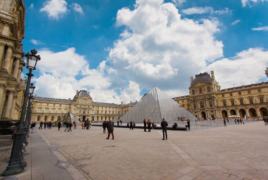 Paris: Louvre Museum Highlights and Mona Lisa Tour - Meeting at Arc du Carrousel, Then Getting In Efficiently