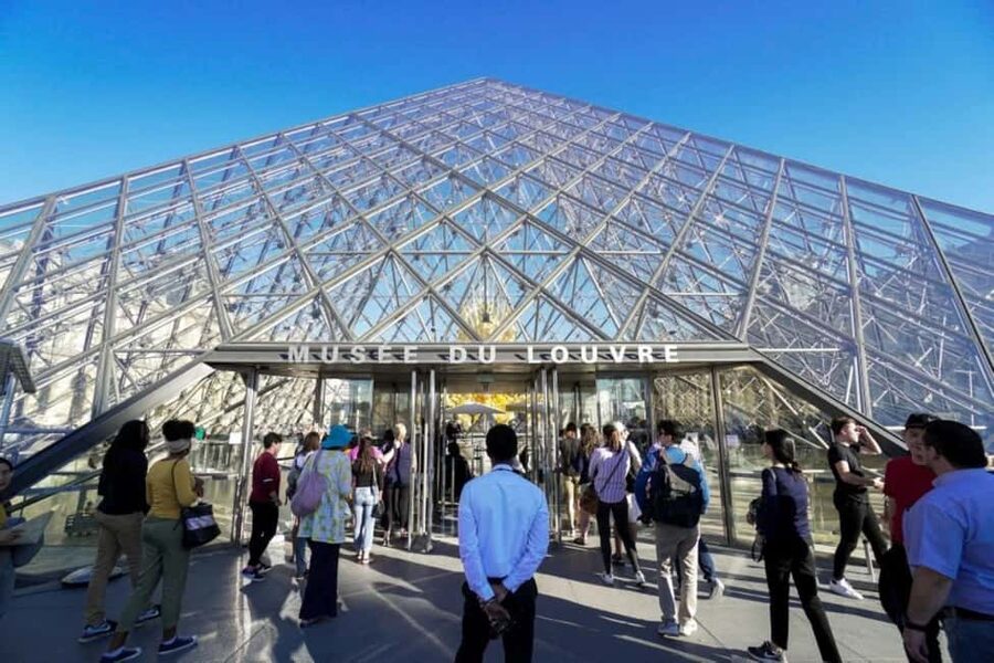 Paris: Louvre Museum Hosted Entry and Mona Lisa Audioguide - Key points worth knowing before you go