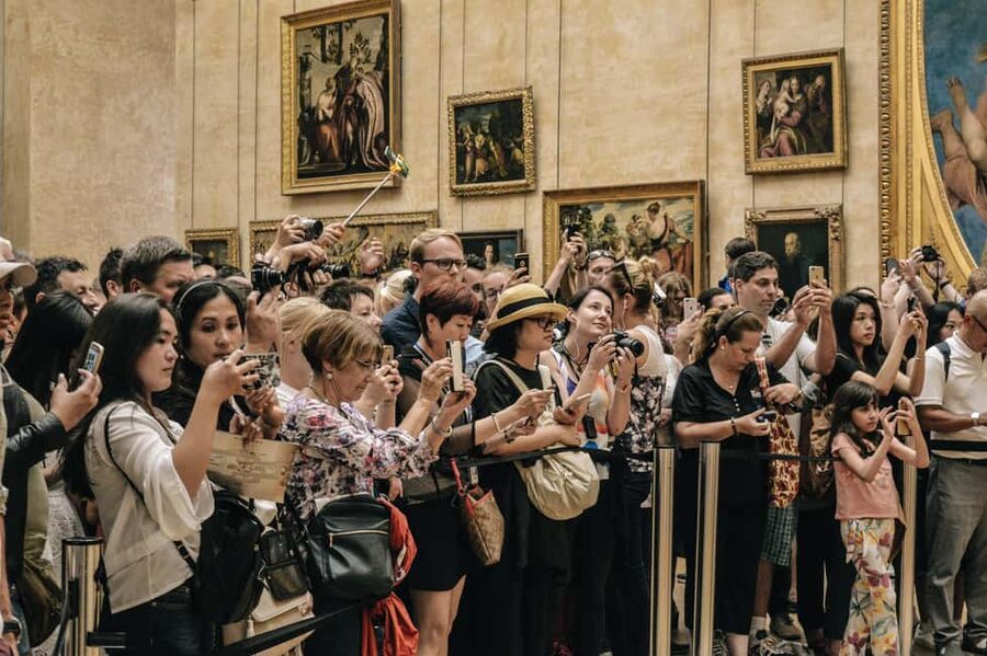 Paris: Louvre Museum Hosted Entry & Masterpieces Audio Guide - Key Things To Know Before You Go