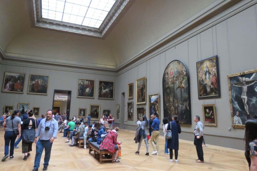 Paris: Louvre Museum Hosted Entry & Masterpieces Audio Guide - Fast-Track Entry You Still Have to Start On Time