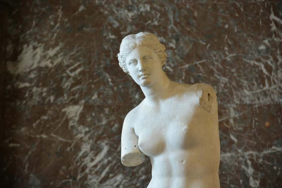 Paris: Louvre Museum Hosted Entry & Masterpieces Audio Guide - How the Masterpieces Audio App Works (and Why It Matters)