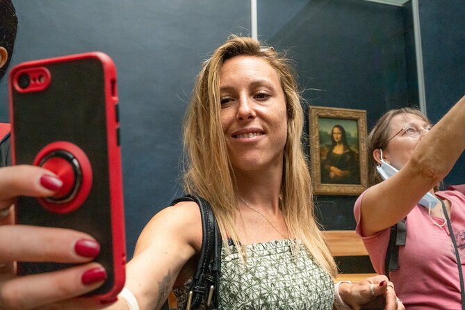 Paris Louvre Museum Must-Sees Guided Tour - Entering the Louvre fast, without feeling herded