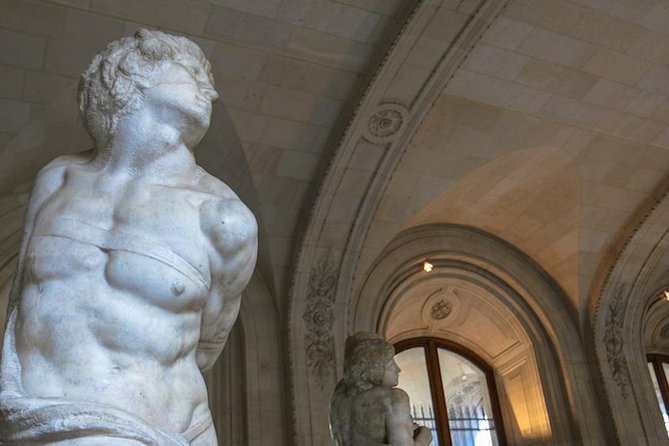 Paris Louvre Museum Must-Sees Guided Tour - Stop 2: Pyramide du Louvre, more must-sees, and the story behind the art