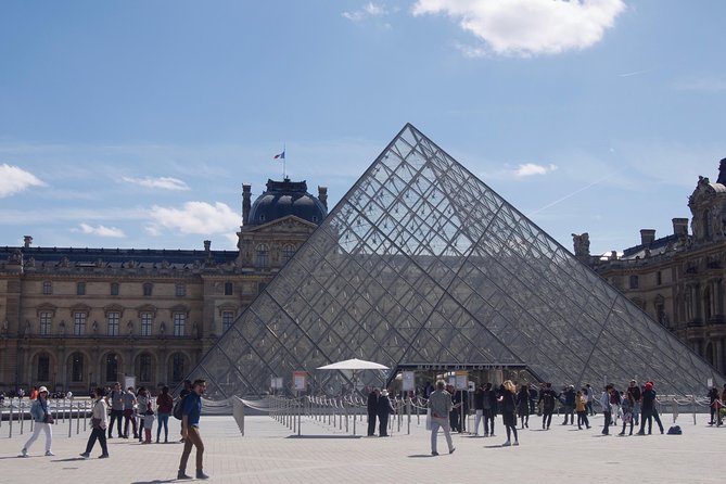 Paris Louvre Museum Must-Sees Guided Tour - Practical tips to make your Louvre day feel easier