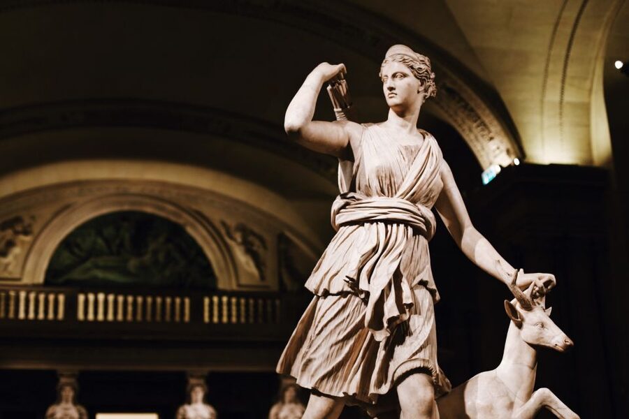 Paris: Louvre Must-See Tour with Reserved Entry Ticket - The 15-minute Pyramid orientation that saves you later
