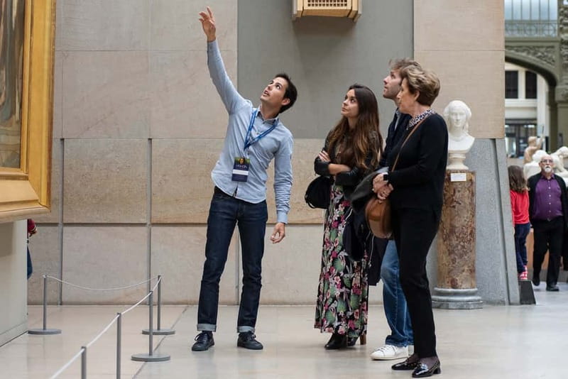 Paris: Louvre Must-See Tour with Reserved Entry Ticket - Inside the museum: a 2-hour route through the Louvre’s loudest legends
