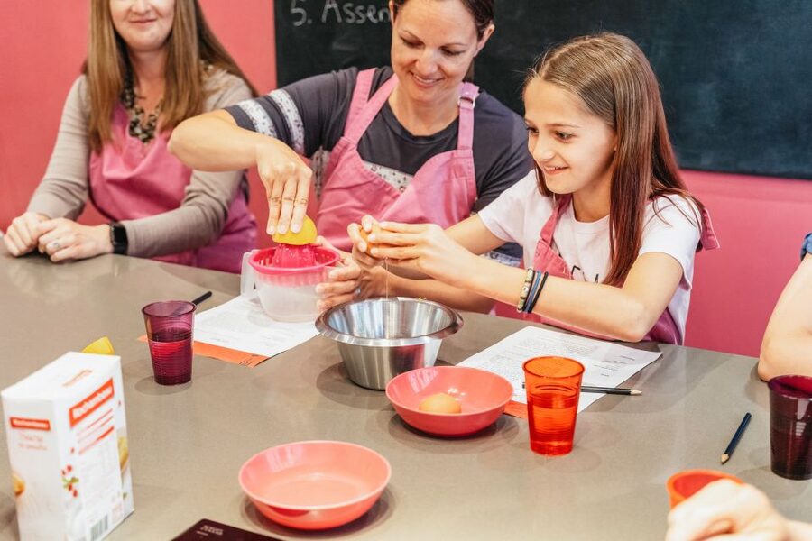 Paris: Macarons Cooking Class with Pâtisserie Chef Noémie - Price and value: is $141 per person worth it?