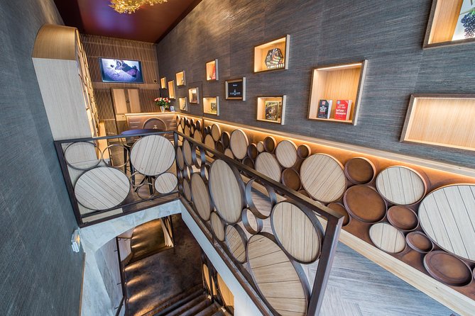 Paris - Make Your Own Bottle of Wine in a Royal Wine Cellar - Meet your sommelier-guide: what makes this class memorable