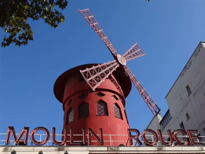 Paris Montmartre: 2-Hour City Tour in German - Why Montmartre makes sense in a 2-hour walking tour