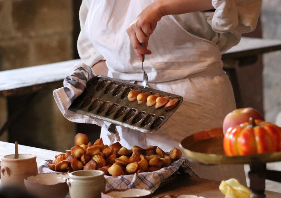 Paris: Montmartre Culture and Local Pastries Walking Tour - Artist Stops You Can Actually Picture (Modigliani to Matisse)
