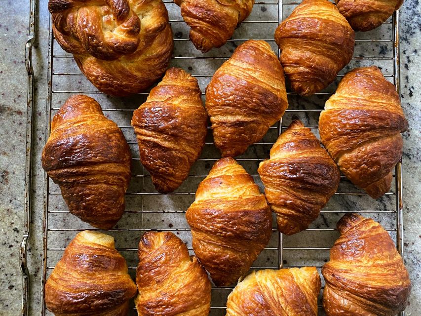 Paris: Montmartre Culture and Local Pastries Walking Tour - Pastries and Drinks Stops, Plus the Budget Reality