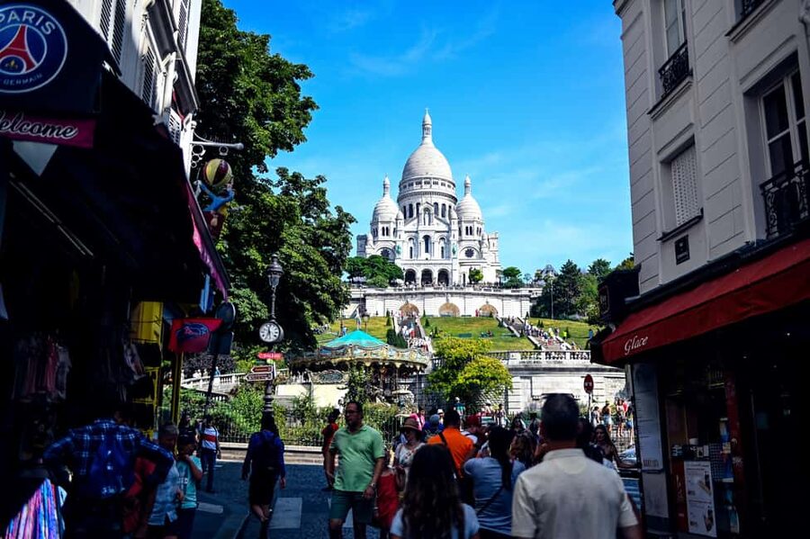 Paris: Montmartre Food Tasting Walking Tour with Secret Dish - Meeting Points And Timing That Actually Helps