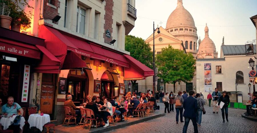 Paris: Montmartre Food Tour with Full Meal - Quick hits before you go