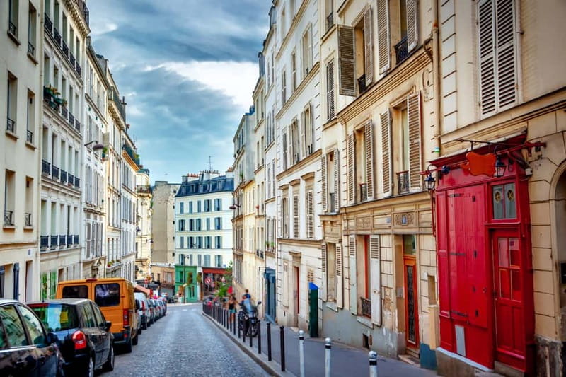 Paris: Montmartre Hidden Gems and Highlights Walking Tour - The city’s only vineyard, plus Parisian food talk you can use later