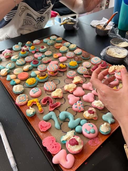 Paris: Montmartre Macaron Baking Workshop - Finding Maca’Rong on Rue Legendre, close to Montmartre