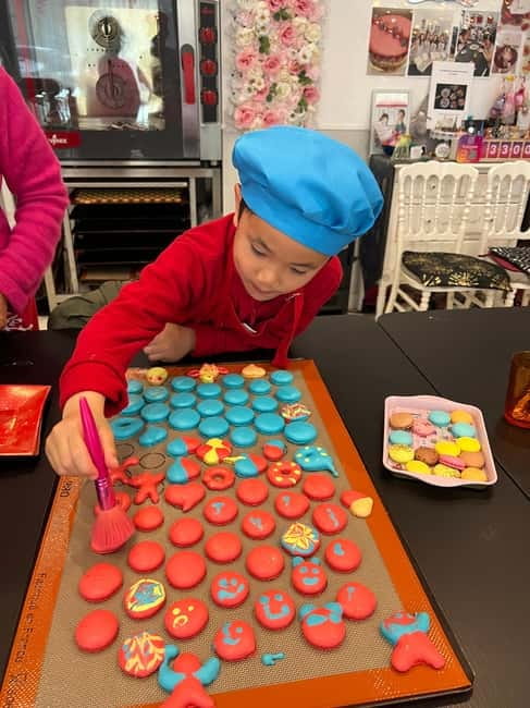 Paris: Montmartre Macaron Baking Workshop - What you take home: 15+ macarons plus fillings in a special box