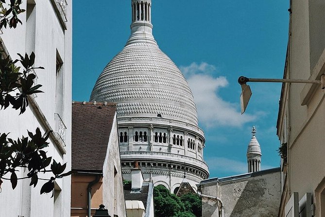 Paris Montmartre & Sacre Coeur Semi-Private Guided Tour 12ppl Max - Lapin Agile, Place du Tertre, and the artist square energy