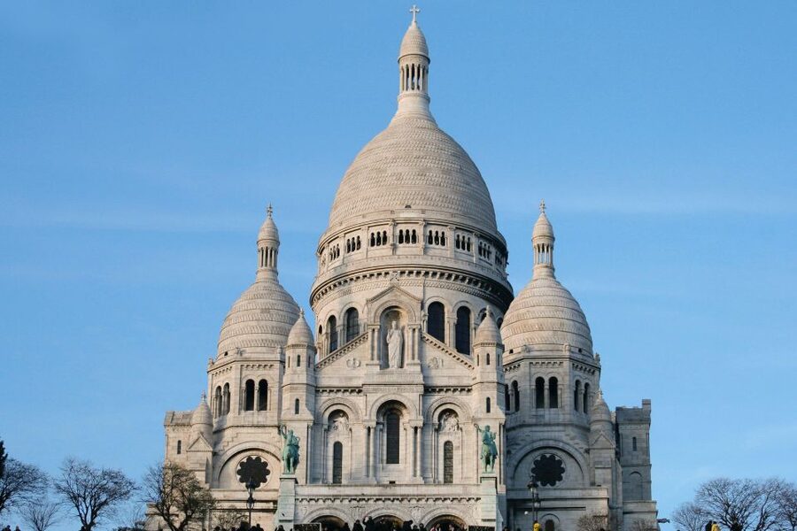 Paris: Montmartre Small Group Guided Walking Tour - Why the Small Group Size Makes This Tour Worth the Money