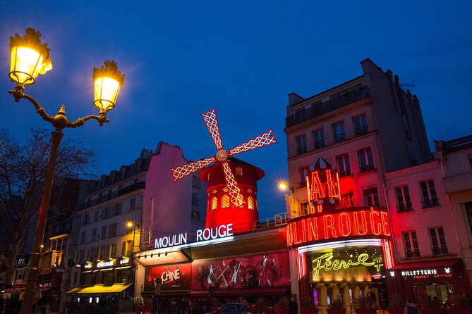 Paris Moulin Rouge 3-Courses Dinner with Wine and Show - Crowds, lines, and seat discomfort: manage expectations