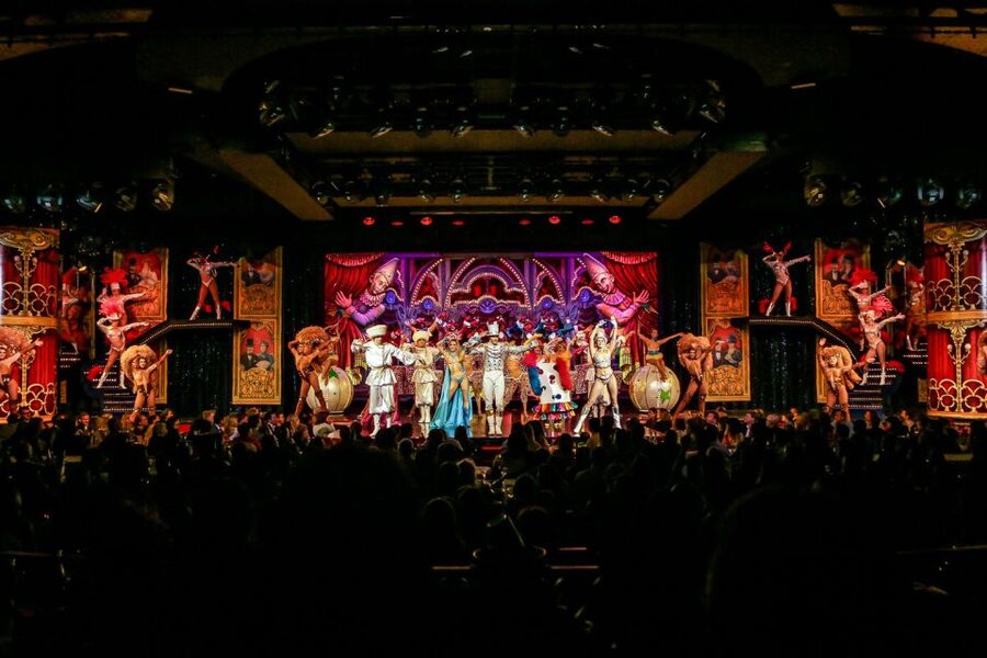 Paris: Moulin Rouge Cabaret Show Ticket with Champagne - Who this experience fits best