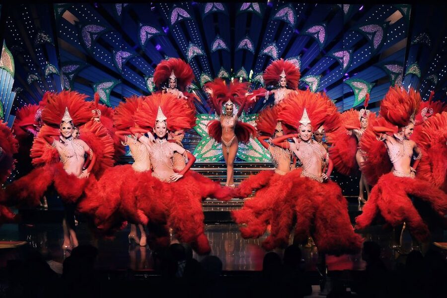 Paris: Moulin Rouge Cabaret Show Ticket with Champagne - Timing and duration: what 2 hours really feels like