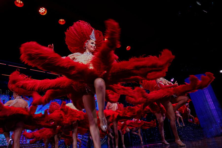 Paris: Moulin Rouge Dinner Show, Champagne, and Transport - How the transport back works after the show