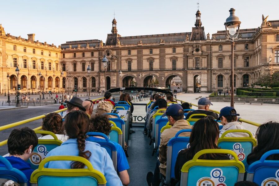 Paris: Night Bus Tour with Audioguide - Comfort tips for open-top riding in real Paris weather