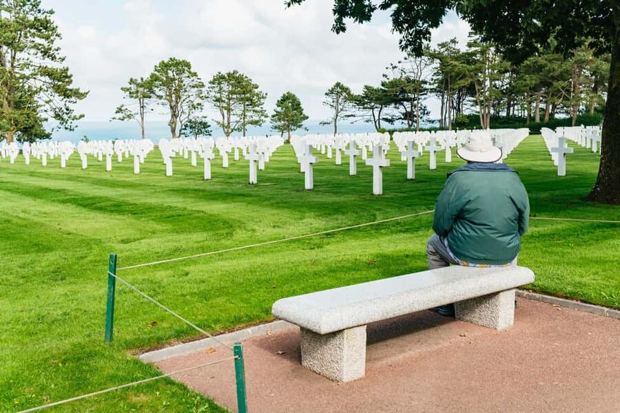 Paris: Normandy D-Day Sites Guided Day Trip with Lunch - Utah Beach Museum in a German bunker, ocean views included