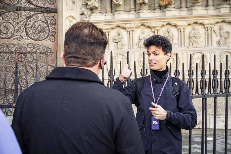 Paris: Notre Dame and Île de la Cité Walking Tour - Who this tour suits best