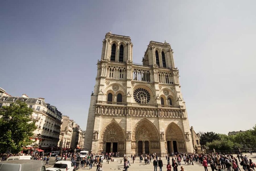 Paris: Notre Dame and Île de la Cité Walking Tour - The legend layer: Hugo, pilgrims, and the stories people carried