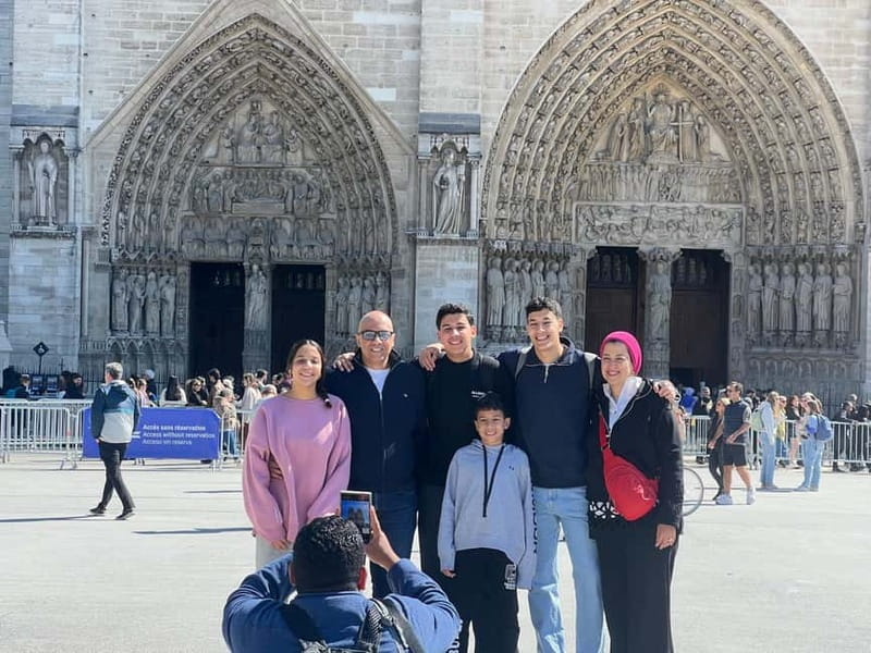 Paris: Notre-Dame Cathedral Exterior Tour & Free Entrance - Dress Code and Entry Rules You Should Not Ignore