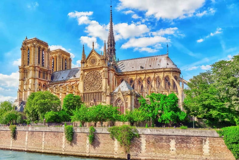 Paris: Notre-Dame Cathedral Exterior Tour & Free Entrance - Where You Meet: Quai de la Tournelle or Av. de la Bourdonnais