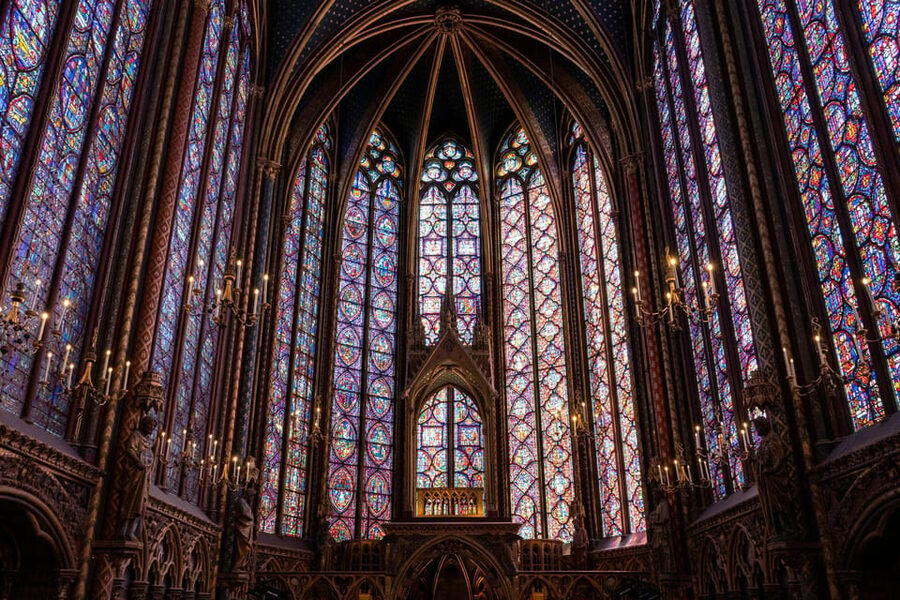 Paris: Notre Dame Cathedral Exterior Tour with Free Entry - Why the guides can make or break this tour (Audrey, Dana, Denise, Linda)