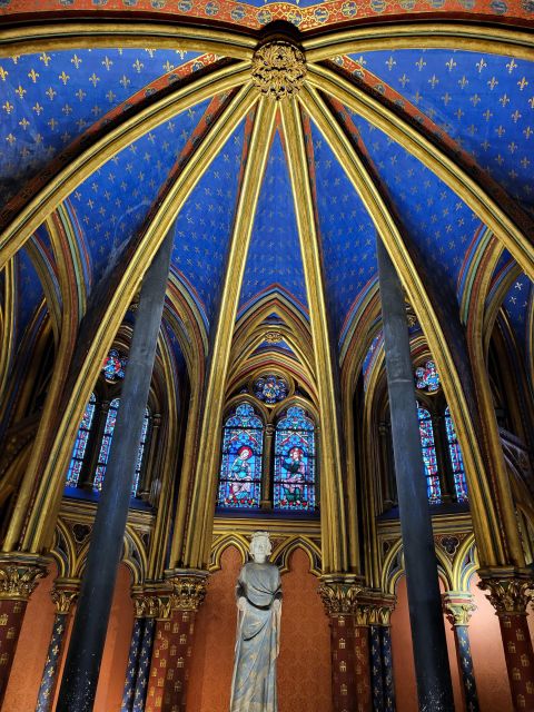 Paris: Notre Dame Exterior Walking Tour with Sainte Chapelle - Guide quality and small-group pacing that actually feels human