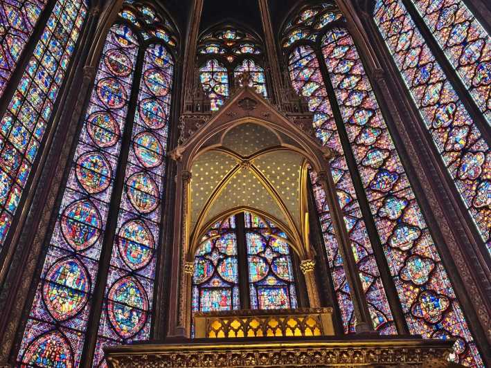 Paris: Notre Dame Outdoor Tour with Sainte-Chapelle / Crypt. - Notre Dame after 2019, plus Sainte-Chapelle, in about 2 hours