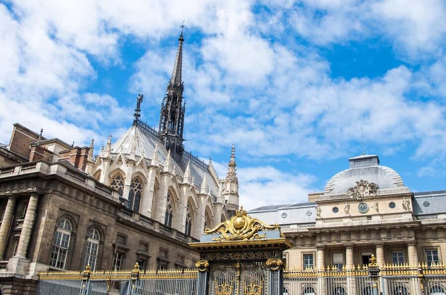 Paris: Notre Dame Outside Tour and Sainte Chapelle Ticket - Sainte-Chapelle in 45 minutes: how to see stained glass without rushing